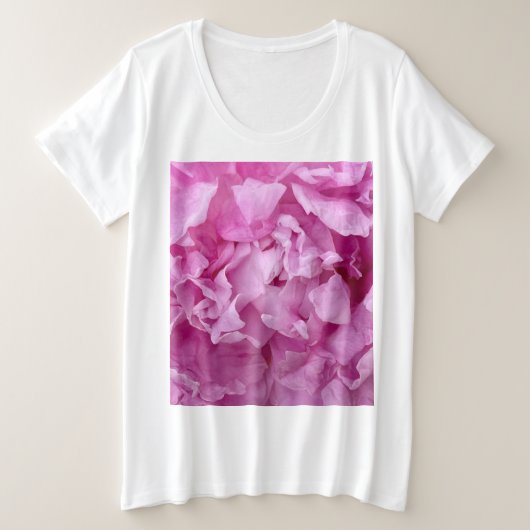 ピンクの牡丹のクローズアップ プラスサイズTシャツ (デザイン正面)