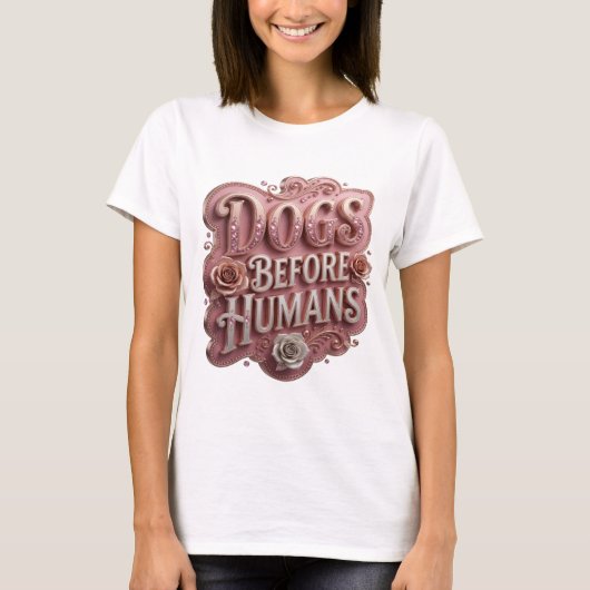ピンクの犬は人より先 Textデザイン Tシャツ (正面)