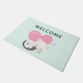 ピンクの猫と寝る甘い子ネコハートへようこそ ドアマット (アングル)