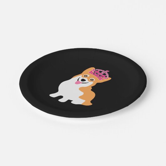 ピンクの王冠を身に着けているかわいく小さいコーギーのプリンセス ペーパープレート (アングル)