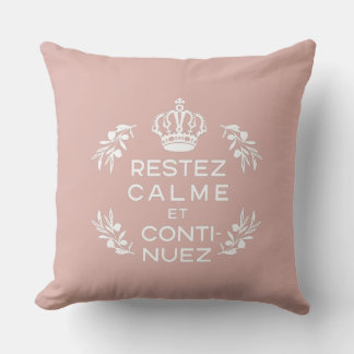 ピンクの白いエンブレムフランスのKeep Calm and Carry On クッション
