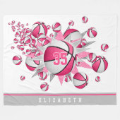 ピンクの白いスポーツルームガールズバスケの爆破 フリースブランケット (正面(横))