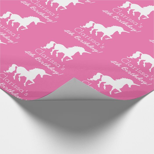 ピンクの白いユニコーンのパーソナライズな女の子の誕生日 ラッピングペーパー (角)