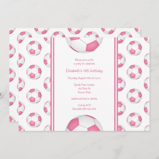 ピンクの白い女の子のサッカーの誕生日またはチームパーティー 招待状 (正面/裏面)