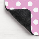 ピンクの白い水玉模様淡い色の マウスパッド (コーナー)