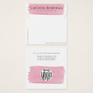 ピンクの白い水色のブラシストロークネックレスディスプレイ