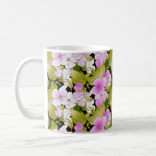 ピンクの白い緑の花柄の背景 コーヒーマグカップ (左)