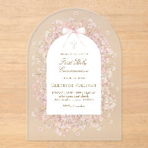 ピンクの白い花の最初の聖餐式