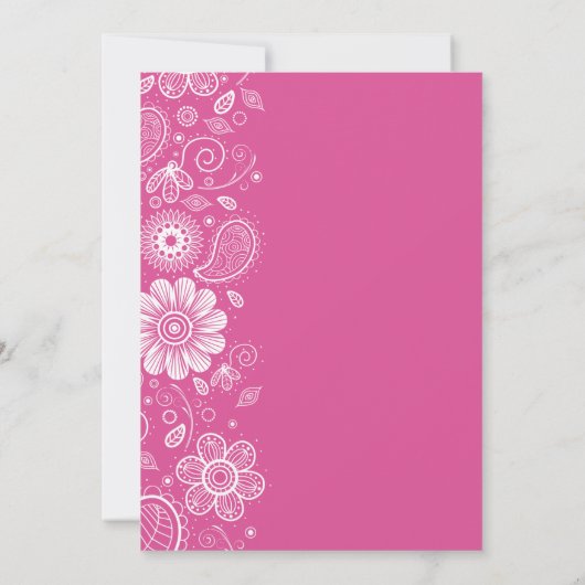 ピンクの白い花の渦巻きペイズリーパターンフローラ 招待状 (裏面)