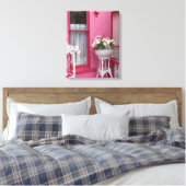 ピンクの白い花籠 – Martha's Vineyard キャンバスプリント (インサイチュ (寝室))