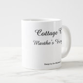 ピンクの白い花籠 – Martha's Vineyard ジャンボコーヒーマグカップ (正面右)