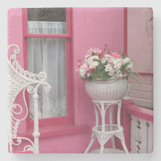 ピンクの白い花籠 – Martha's Vineyard ストーンコースター (正面)