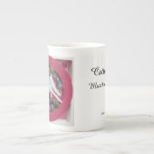 ピンクの白い鳩 – Martha's Vineヤード ボーンチャイナマグカップ (正面)