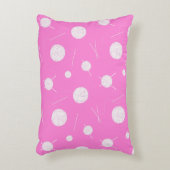 ピンクの白編み物の針と糸パターン(の模様が)ある アクセントクッション (正面(垂直))