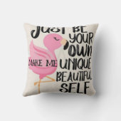 ピンクの白鳥と黒のフォントデザインがプリントされたスロー枕 クッション (裏面)