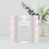 ピンクの真珠ドレスピンクのギンガムベビーガールシャワー 招待状 (スタンド正面)