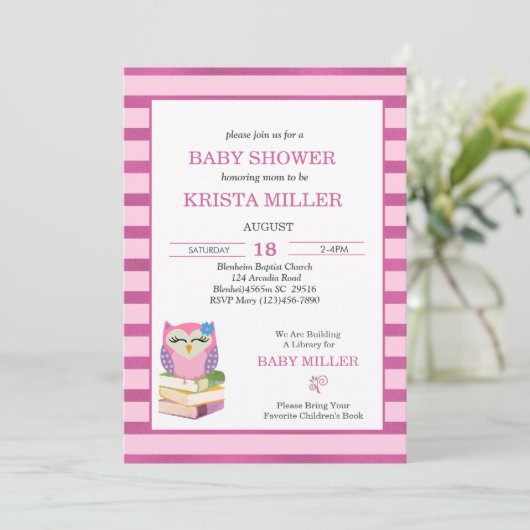 ピンクの紫フクロウが本の赤ちゃんシャワーを持参 招待状 (スタンド正面)