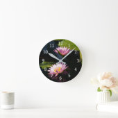 ピンクの紫色のはす《植物》スイレン ラウンド壁時計 (ホーム)