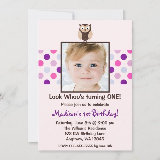ピンクの紫色のフクロウの第1誕生日の女の子の写真の招待状 招待状 (正面)