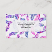 ピンクの紫色の手塗りの水彩画のbohoの羽 名刺 (裏面)