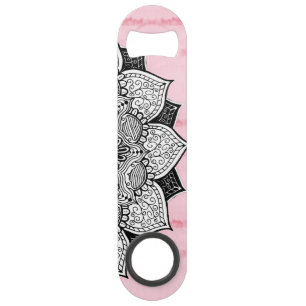 ピンクの絞り染めのBohoの芸術的な手描きの曼荼羅 スピード栓抜き