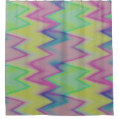 ピンクの緑と青のジグザグ シャワーカーテン (正面)