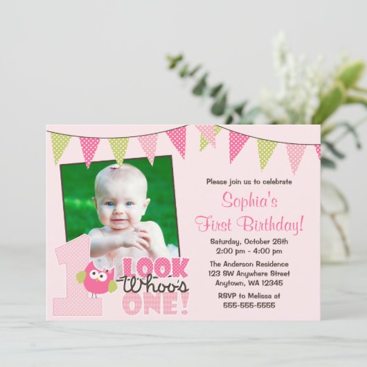 ピンクの緑の女の子のフクロウの第1写真の誕生日の招待状 招待状 (スタンド正面)