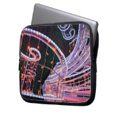 ピンクの線 ラップトップスリーブ (正面左)