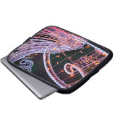 ピンクの線 ラップトップスリーブ (正面下部)