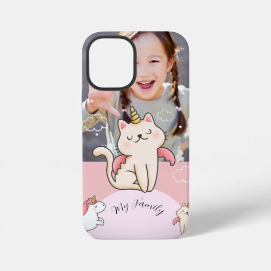 ピンクの背景と可愛い女の子 iPhoneケース (裏面)