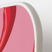 ピンクの背景にスパイシーな赤い唐辛子パターン ピックルボールラケット (左詳細)