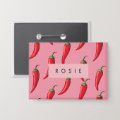 ピンクの背景にスパイシーな赤い唐辛子パターン 缶バッジ (正面/裏面)