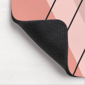 ピンクの背景にピンクとグレーの三角形 マウスパッド (コーナー)