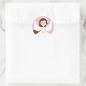 ピンクの背景に可愛い天使 ラウンドシール (バッグ)