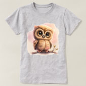 ピンクの背景に可愛らしい大きな目のフクロウ Tシャツ (デザイン正面)
