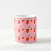 ピンクの背景に赤いイチゴ コーヒーマグカップ (中央)