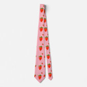 ピンクの背景に赤いイチゴ ネクタイ (正面)