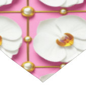 ピンクの背景に金色の白蘭の花 テーブルクロス (アングル)