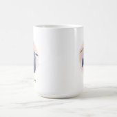 ピンクの背景のサギの名入れデザイン コーヒーマグカップ (中央)
