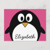 ピンクの背景を持つかわいい漫画のペンギン ポストカード (正面)