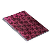 ピンクの背景を持つブラックレース ノートブック (右側)