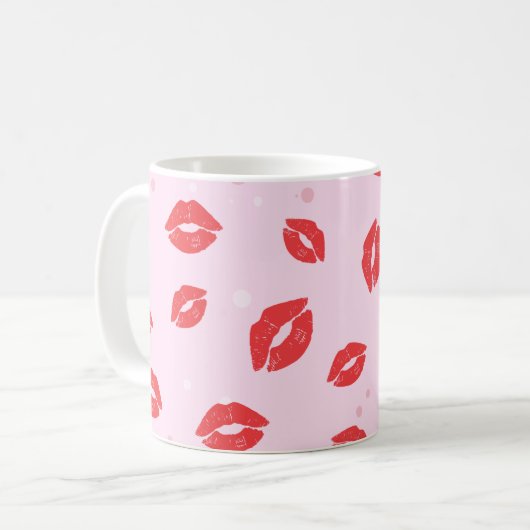 ピンクの背景パターンの赤い口紅キス コーヒーマグカップ (正面左)