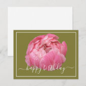 ピンクの芍薬と露の雫のグリーンバックドロップ誕生日 ポストカード (正面/裏面)