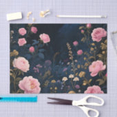 ピンクの芍薬のミッドナイトガーデンの花開き 薄葉紙 (クラフト)