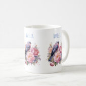 ピンクの芍薬の上に立つ小鳥 コーヒーマグカップ (正面右)