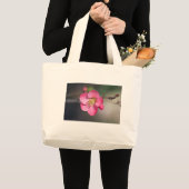 ピンクの花かがり ラージトートバッグ (正面(商品))