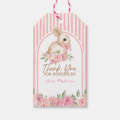ピンクの花とウサギのデザインのサンキュータグ Hopping Byありがとう ギフトタグ (正面)