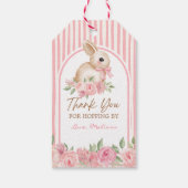 ピンクの花とウサギのデザインのサンキュータグ Hopping Byありがとう ギフトタグ (裏面)