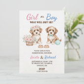 ピンクの花とリボンを付けた子犬と、青いボールとネクタイを付けた子犬が登場する性別発表の招待状 招待状 (スタンド正面)