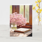 ピンクの花と古い本 カード (黄色い花)